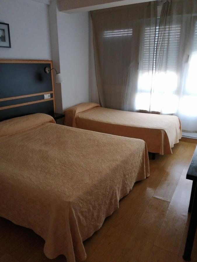 Hostal Mara ア・コルーニャ エクステリア 写真